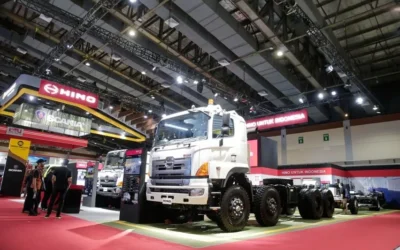 Hino Sajikan Solusi Bisnis Komplet di GIICOMVEC 2024, Pajang Produk Sampai Uji KIR