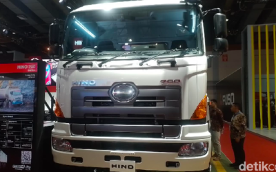 Hino Gandeng Pemkot Tangerang Lakukan Uji Berkala Truk dan Bus